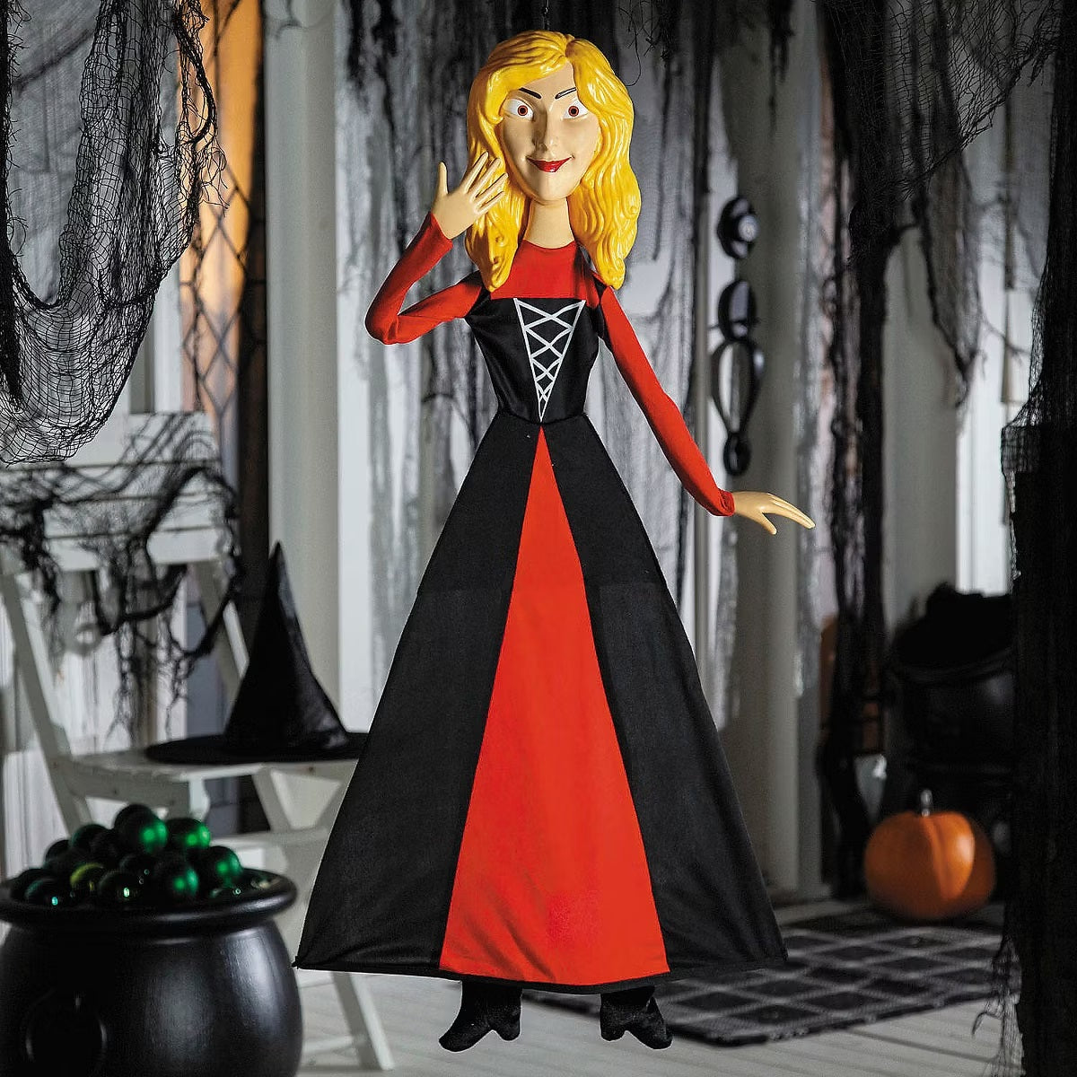 Sarah Hangng Deco Hocus Pocus